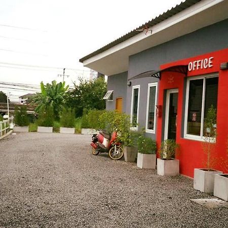 Love Box Resort Bangkok Luaran gambar